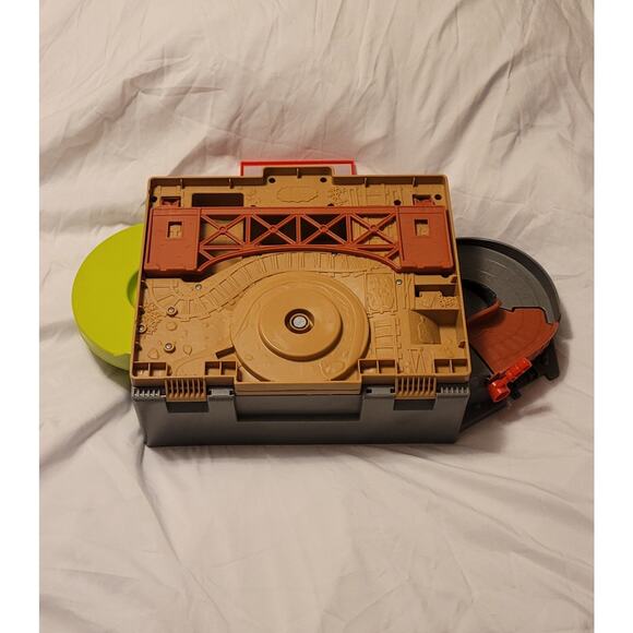 Thomas & Friends Sodor Take Along Playset w Thomas The Train Engine Portable - Picture 3 of 16